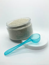 Bentonite clay powder and apple cider vinegar for natural underarm detox mask